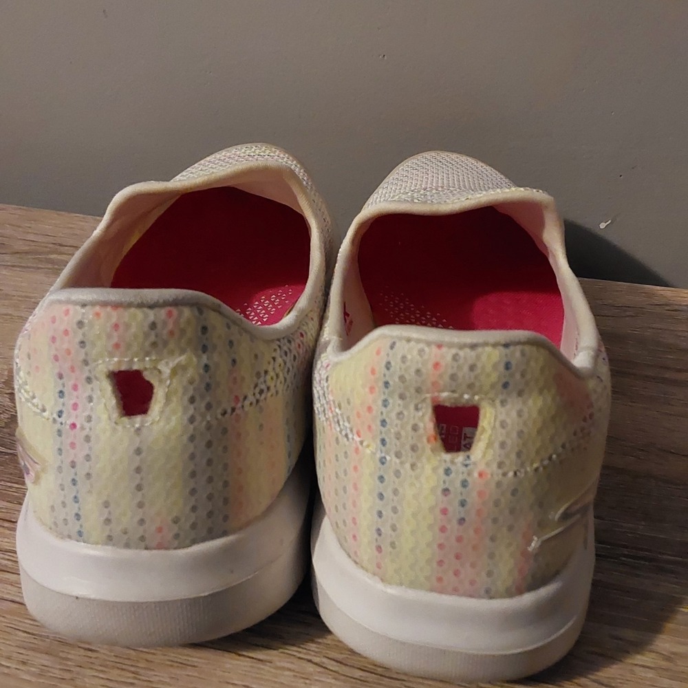 Skechers Go Walk Evolution‎ Ultra Gladden Slip On Shoes White/Multi Women's Sz 7 - Picture 8 of 10